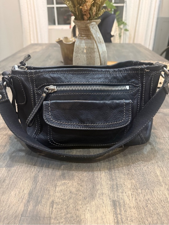 Fossil Handbags - FOSSIL Y2K Era Leather Shoulder Bag! Large Zippers Key Hanging Stitching 12x7